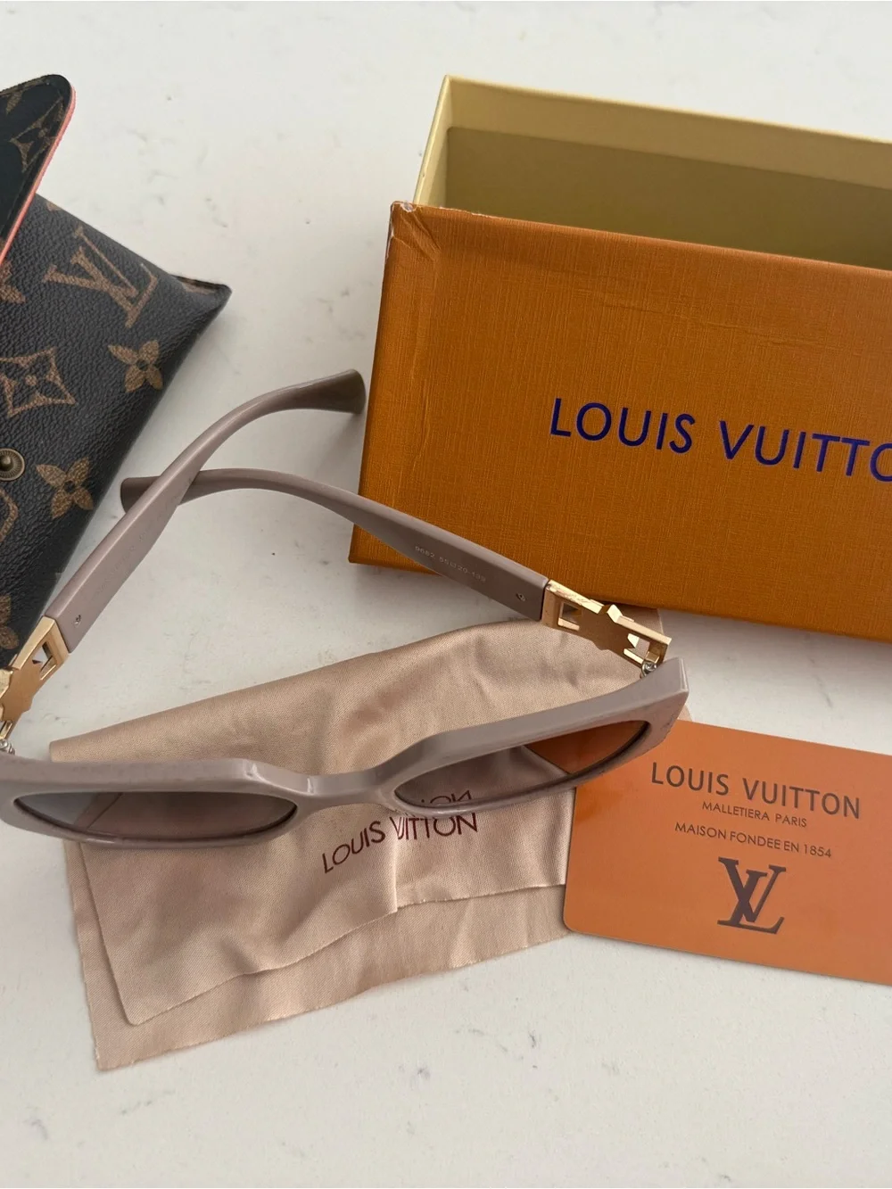 Louis Vuitton louis vuitton